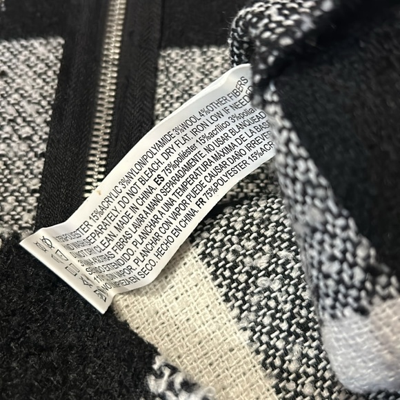 Forever 21 skirt in size L - Picture 8 of 8